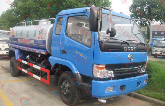 小霸王灑水車